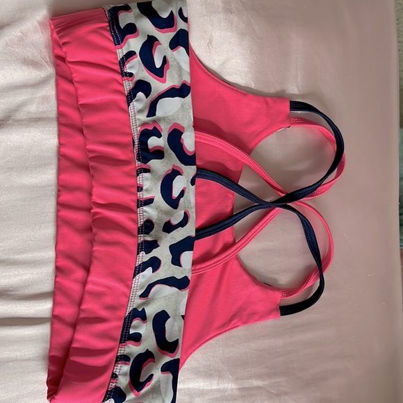 non stains new very pretty and comfortable - Picture 2 of 2